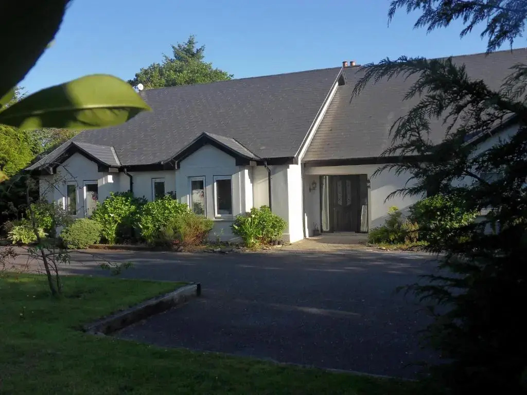 Ethan House Holiday Suites