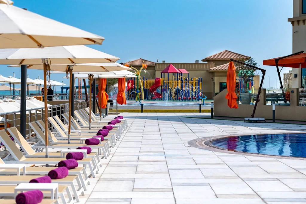 Beach & Waterfront