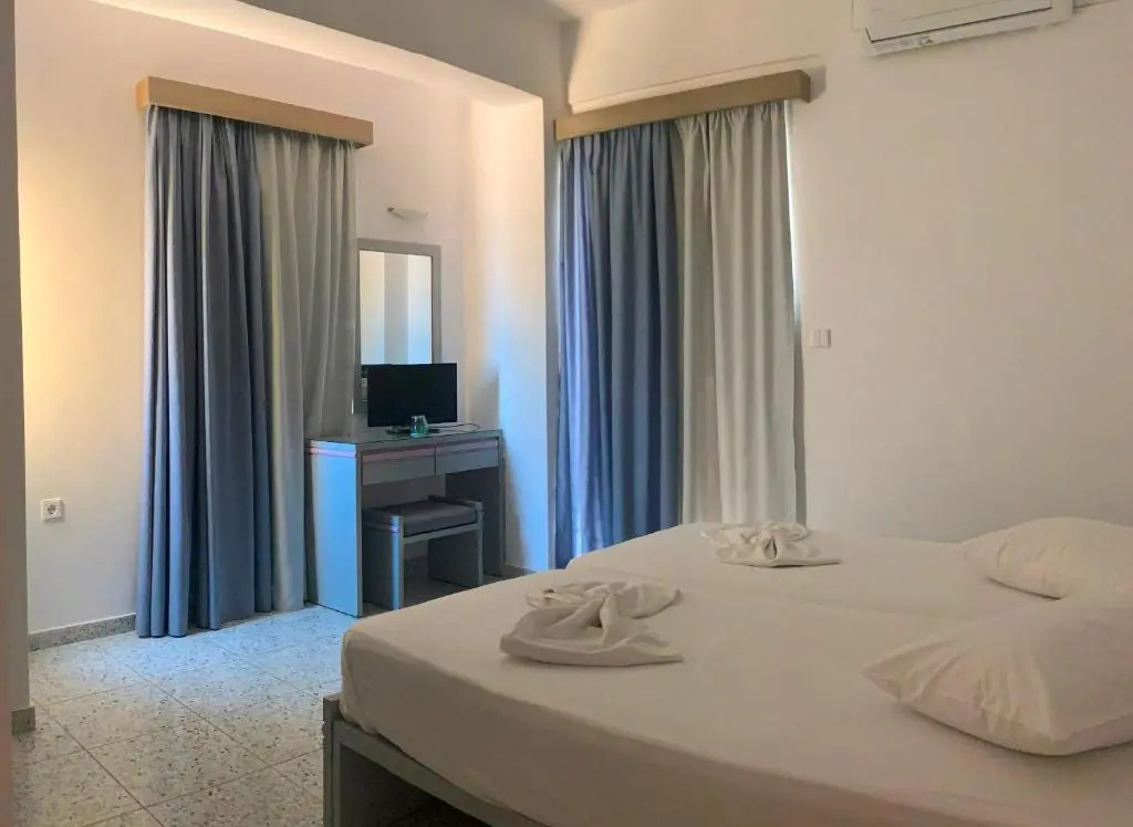 Double Studio (full double bed)