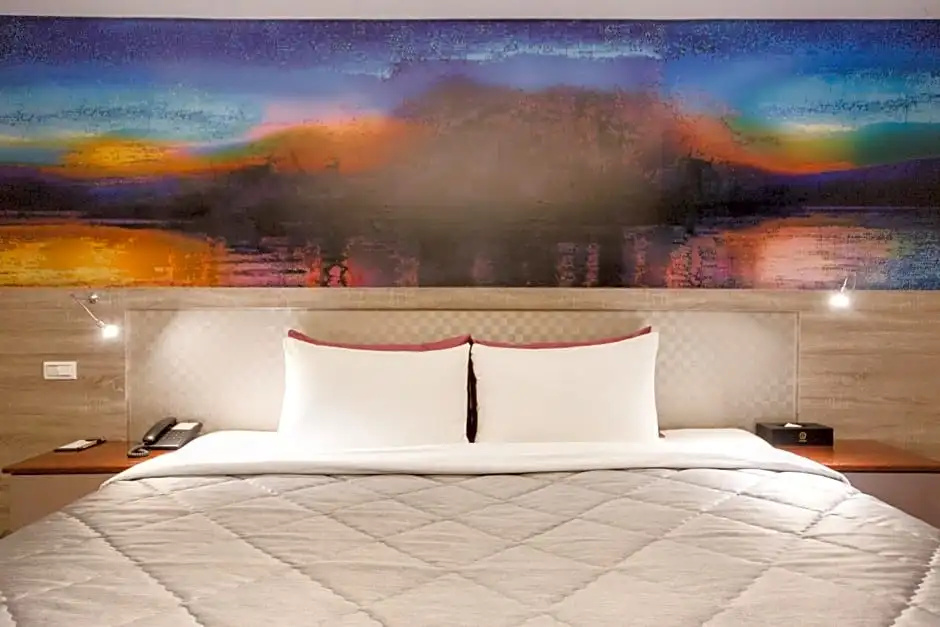 Business Double room (full double bed)