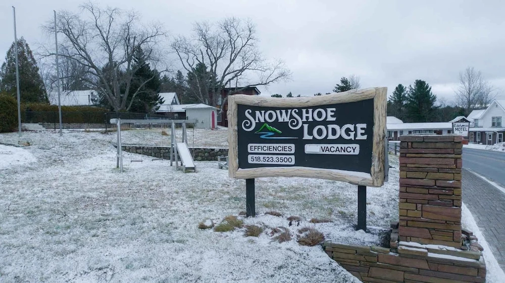 The Snowshoe Lodge