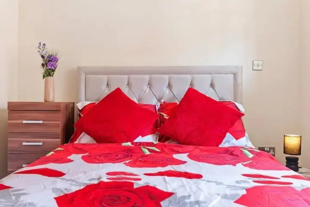 Discounted Service Apartments / Luxury Homes