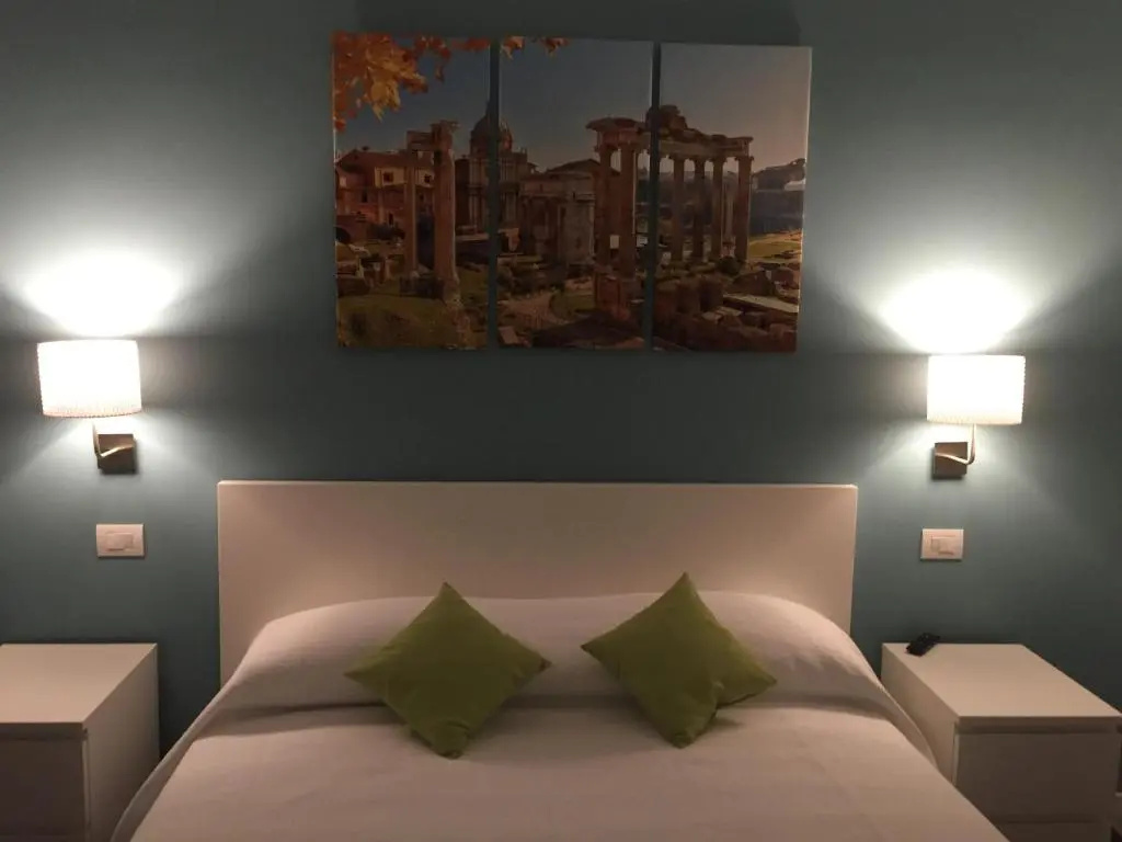 Deluxe Double room with balcony (full double bed)