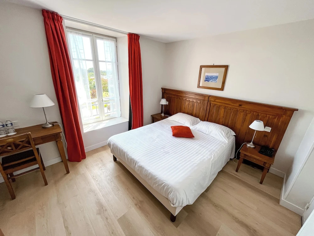 Superior Double room with bay view (full double bed)