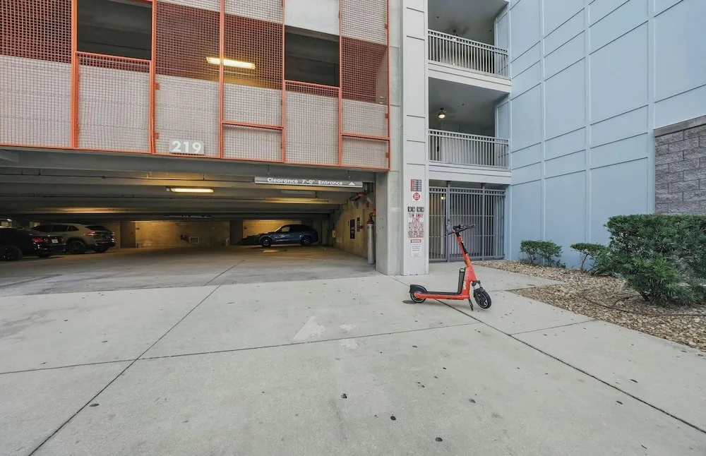 Modern 2BR w Pool Pet-friendly Unit 16