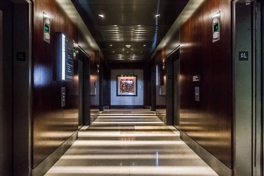Lobby & Reception