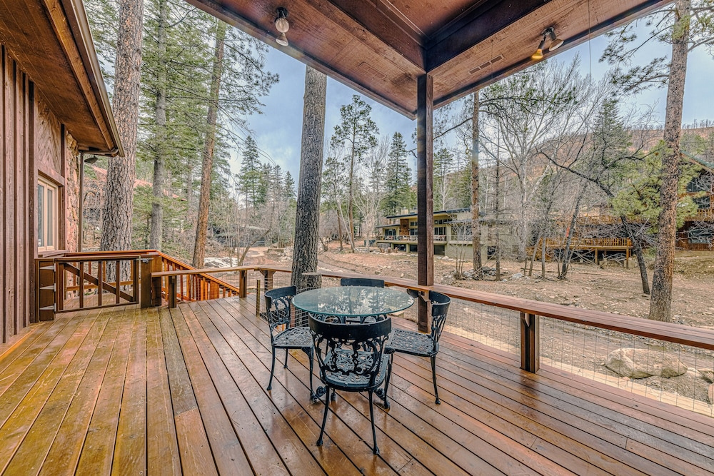 Mountain River Chalet