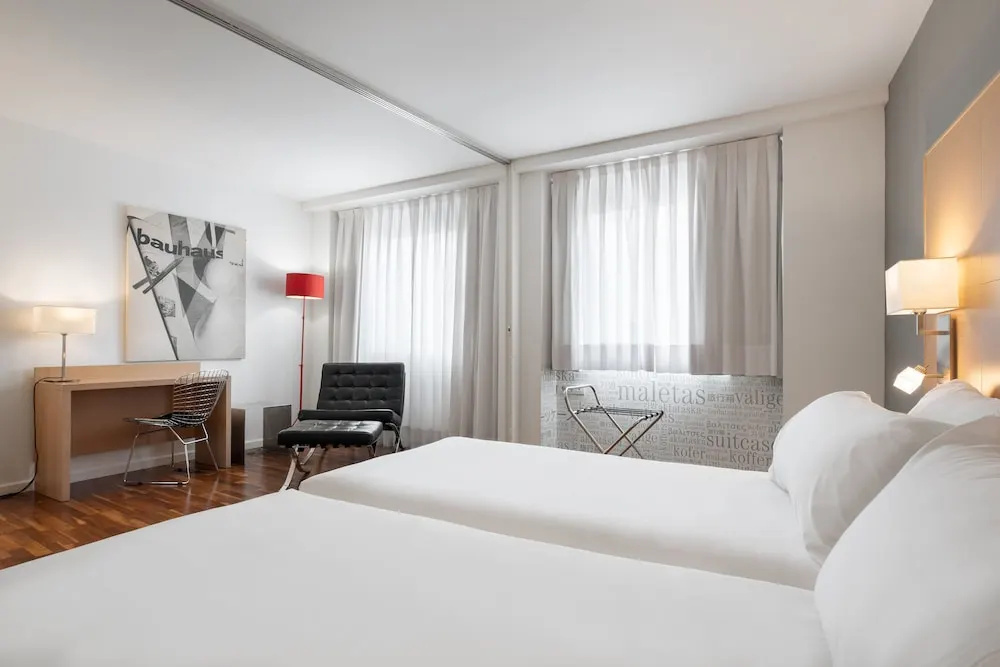 Deluxe Double room (full double bed)