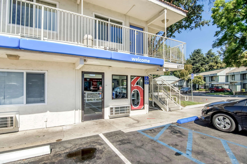 Motel 6 Stockton, CA - North - фото 18