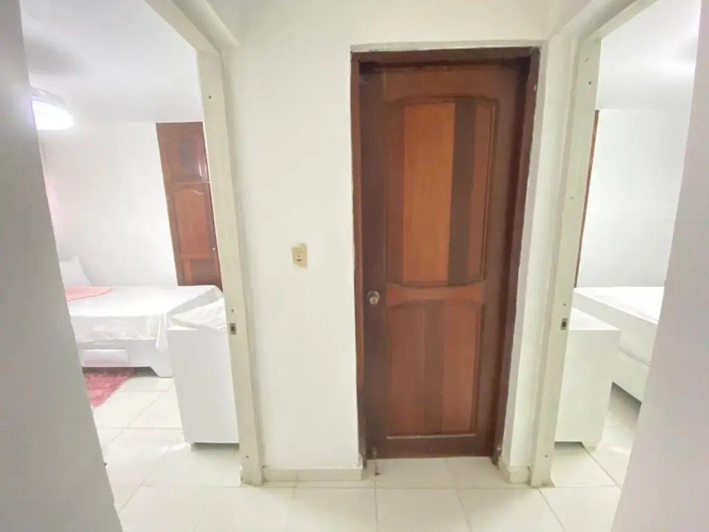 9 Santiago Monumental Area Cozy 3 bedrooms - WIFI- Air Conditioner- Apartment for 7 peoples - close to all kind the business around and transportation 24 hours to visit the city