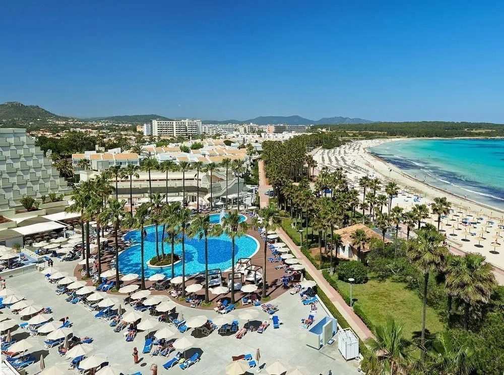 Beach & Waterfront