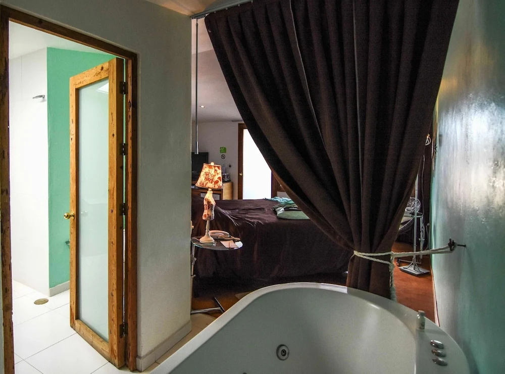 Double Junior Suite (full double bed)