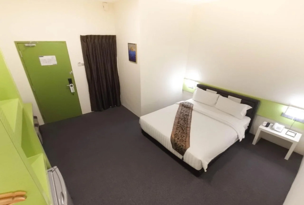 gallery_image_hidden_5