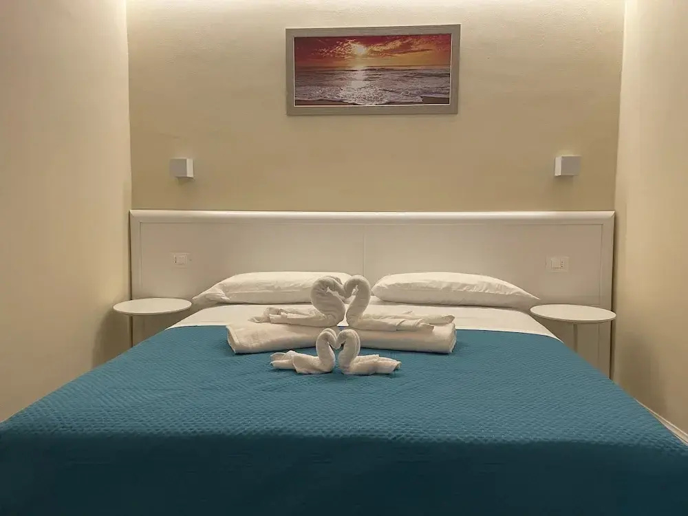 Classic Double room (full double bed)