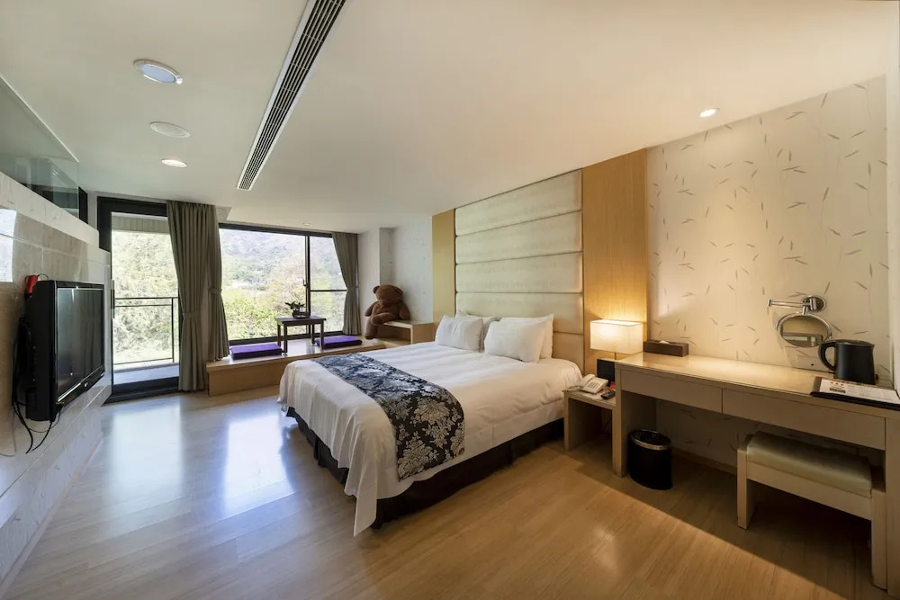 Standard Double room with balcony (full double bed)