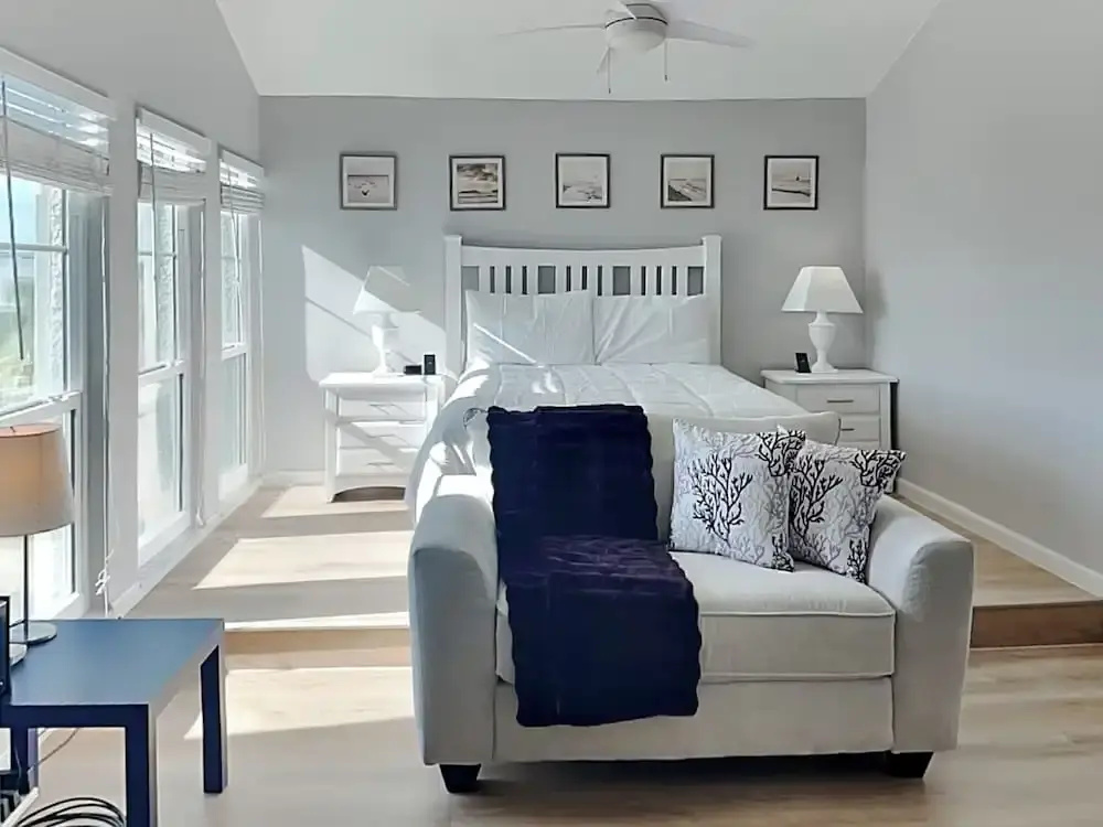 Madeira Beach Yacht Club 247F by Distinctive Beach Rentals