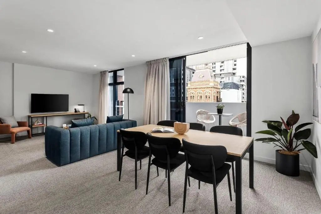 2 Bedrooms Apartment