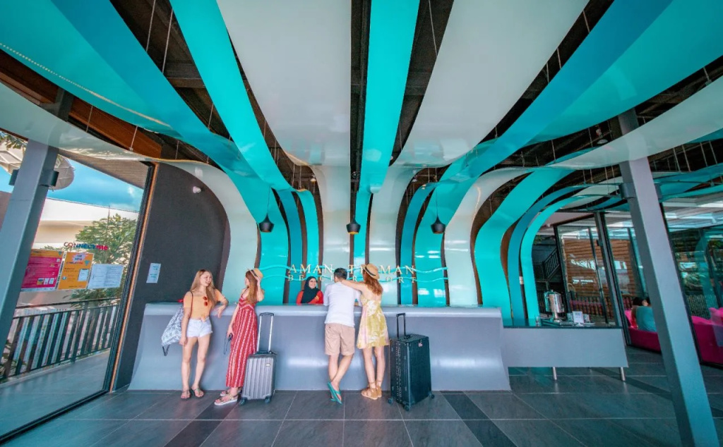 Lobby & Reception