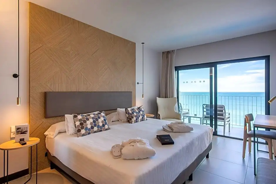 Standard Double room with sea view (full double bed)