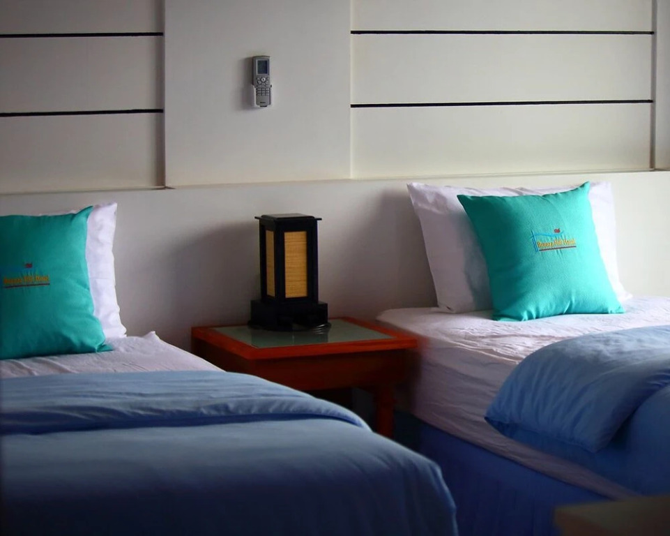 Двухместный номер Deluxe c 1 комнатой с видом на горы двуспальная кровать в Breeze Hill Hotel