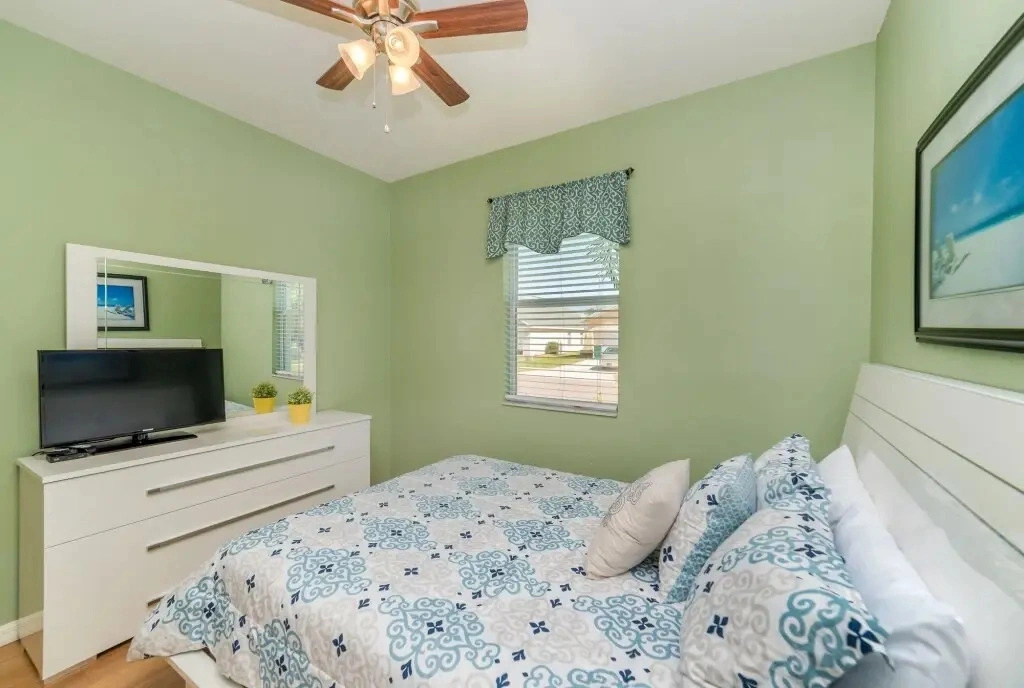4 BR Crystal Cove Sleeps 10