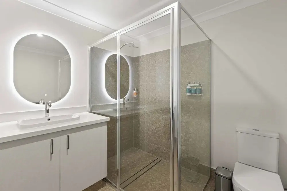 2 Bedrooms Standard room with balcony and with bay view