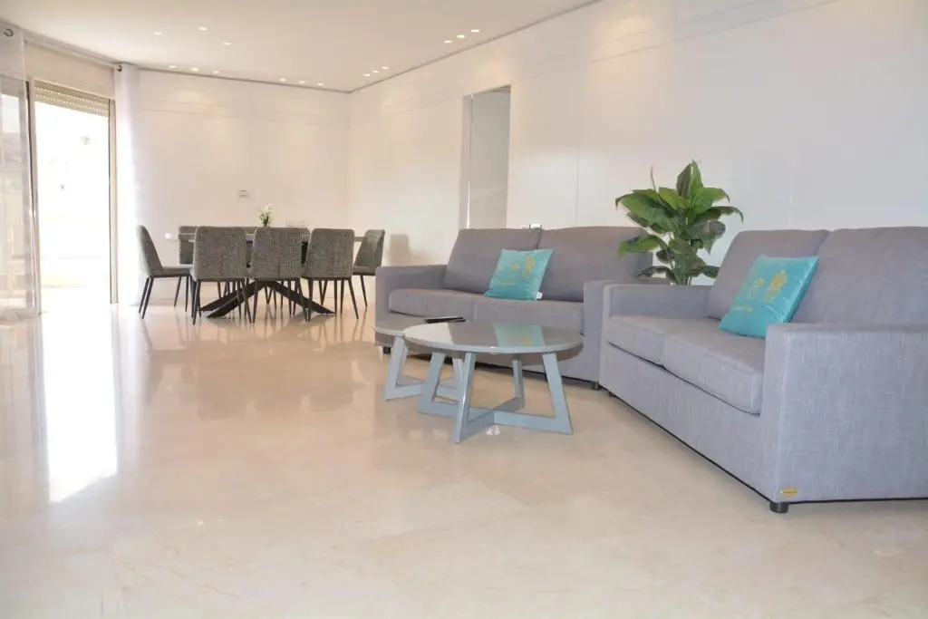 Renovated 3 Bedroom - Residence with Pool next the Beach - фото 8