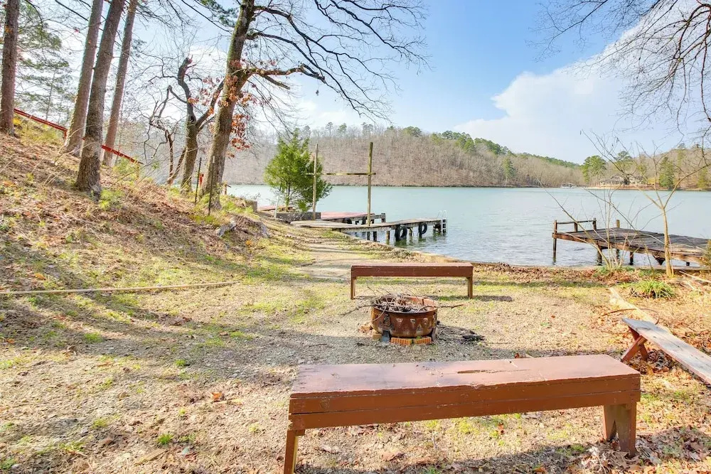 Lake Hamilton Family Gem: Hot Tub & Boat Slip!