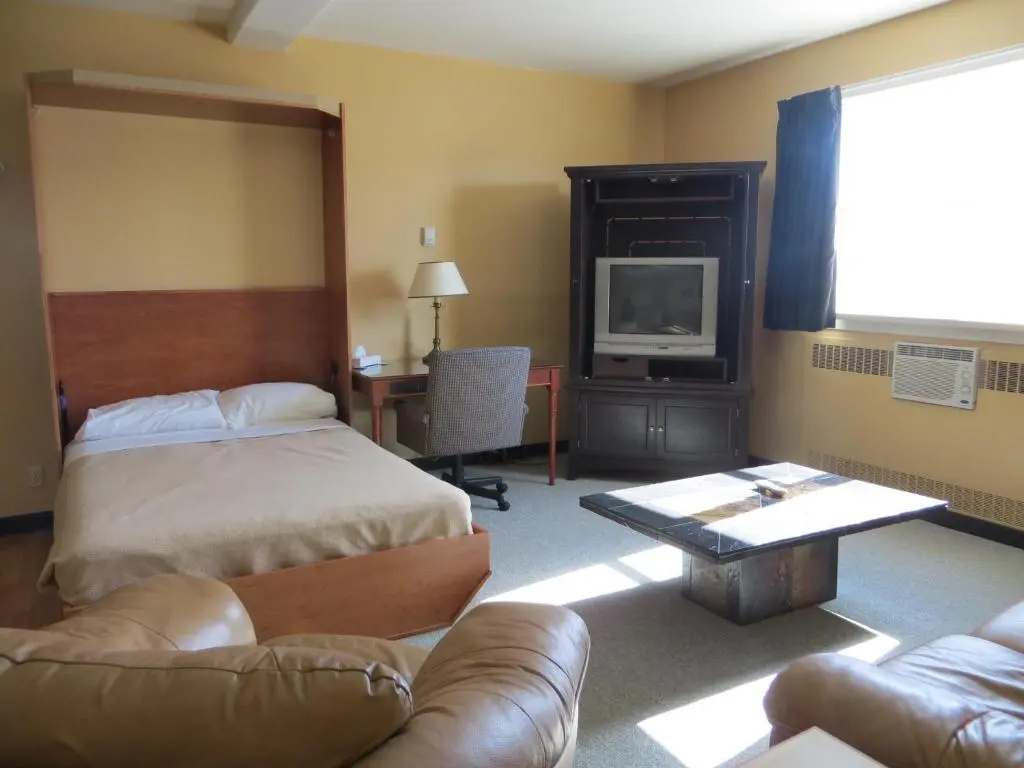 1 Bedroom Suite