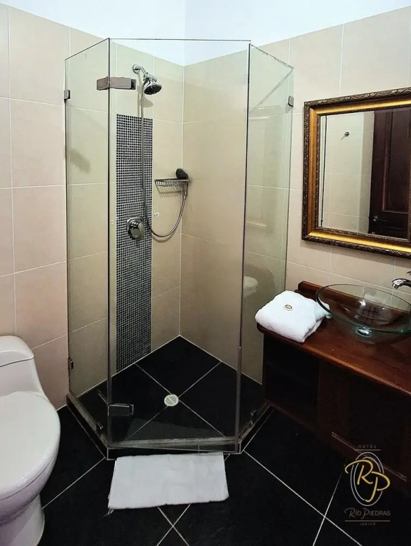 Superior Double room with city view (full double bed)
