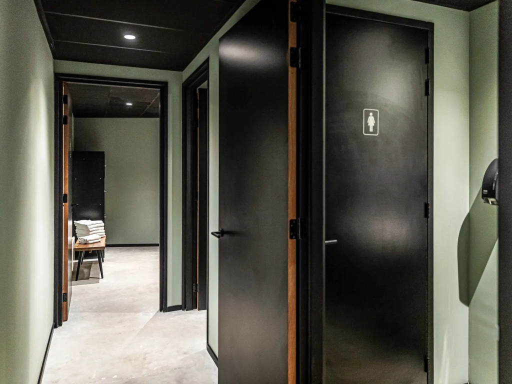 Lobby & Reception