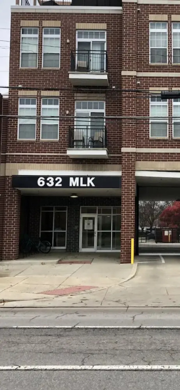 Cozy 3bd, 3BA Downtown Indy