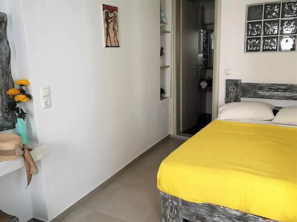 Economy room