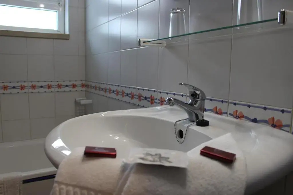 Hotel Santo Antonio Da Baia - Chambres