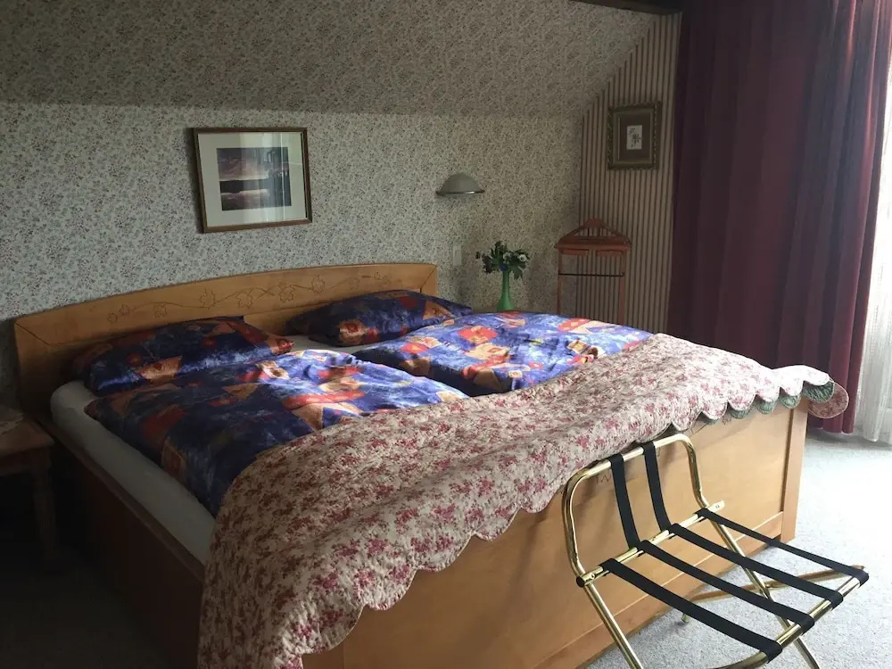 Double Suite with lake view (full double bed)