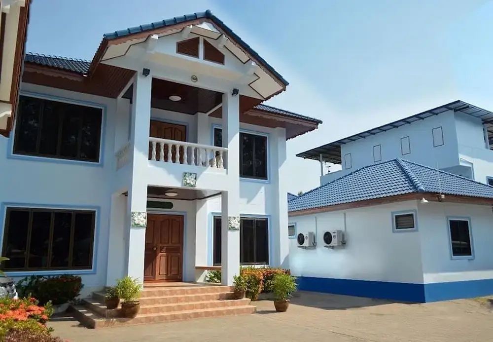 5 Bedrooms Cottage with balcony