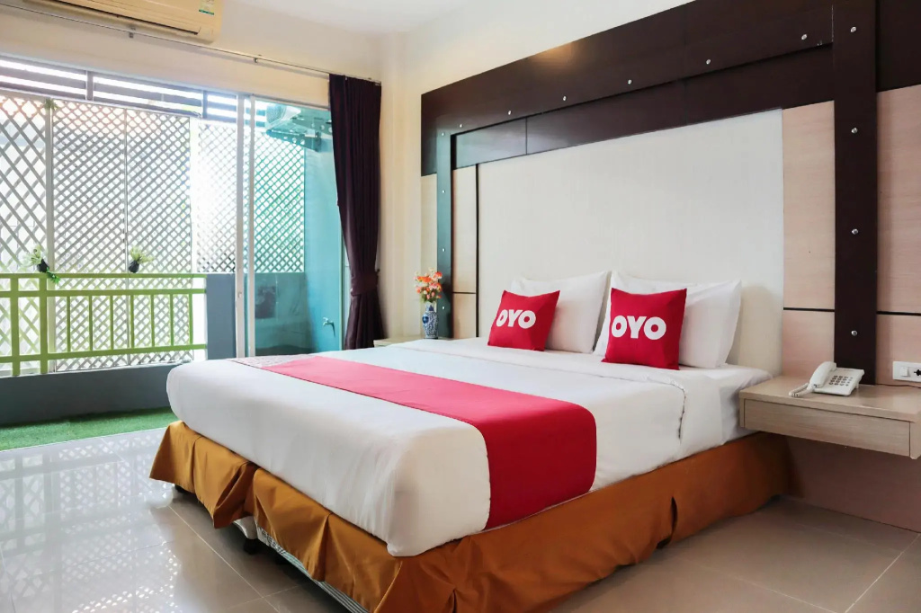 Deluxe Double room (full double bed)