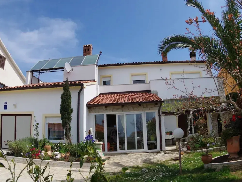 Comfortable Apartment in Vinkuran near Beach