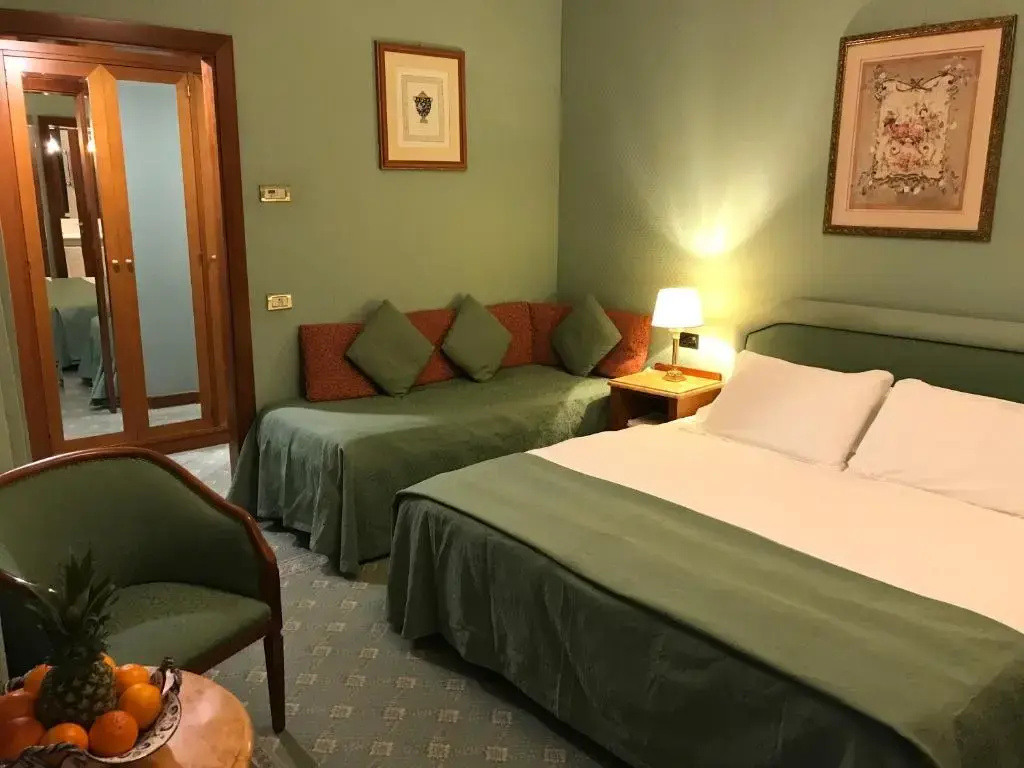 Triple room