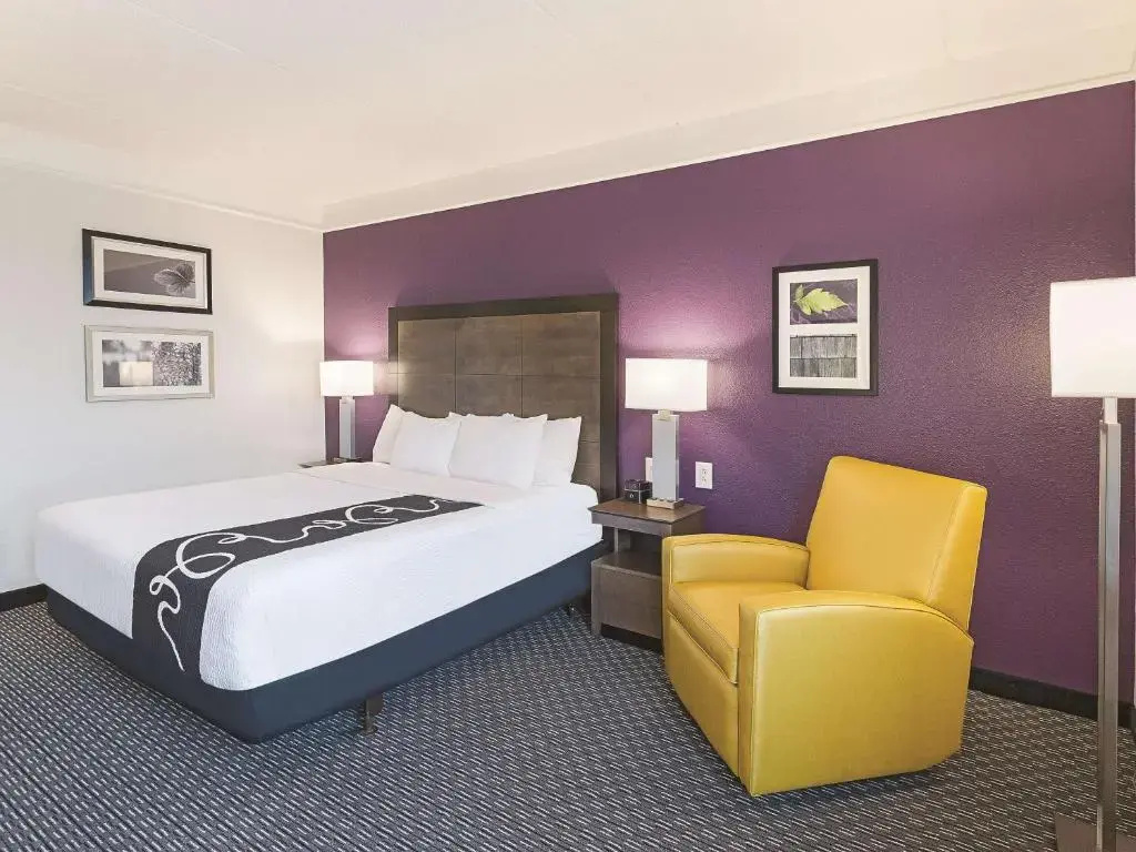 La Quinta Inn & Suites by Wyndham Arlington North 6 Flags Dr - Chambres