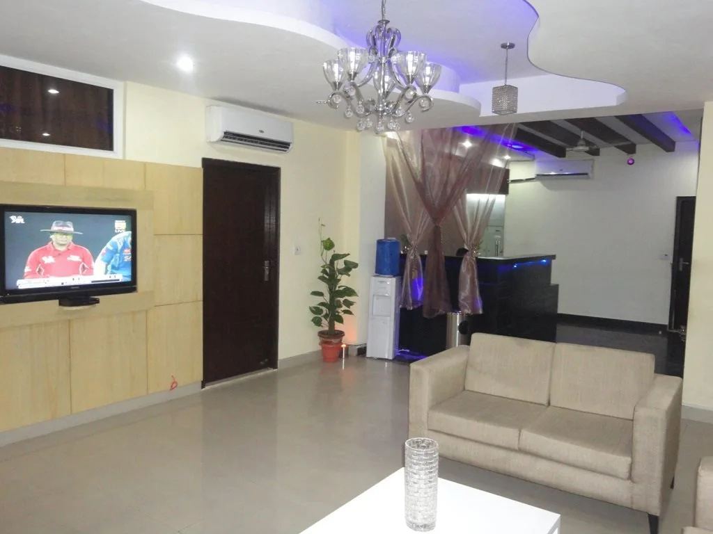 Kehar Palace by OYO Rooms