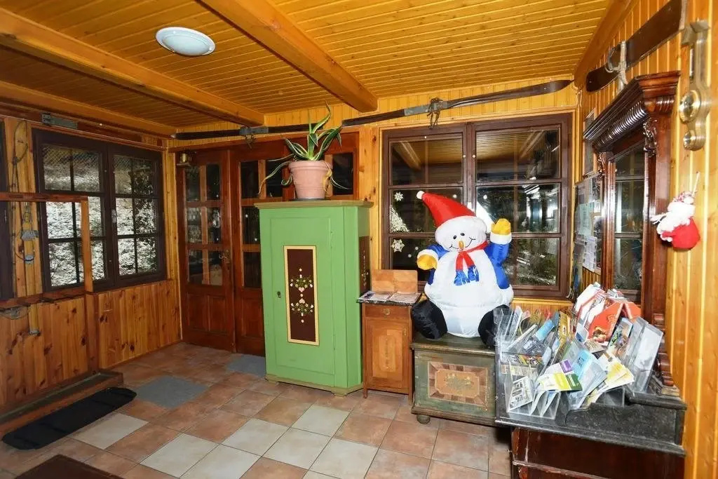 Lobby & Reception