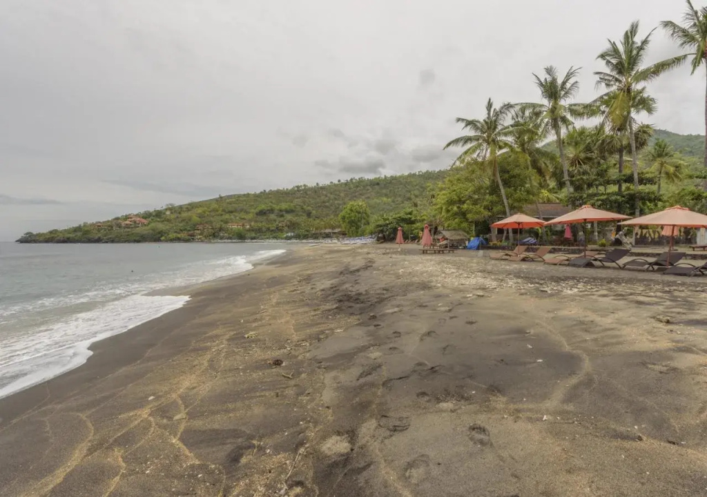 Beach & Waterfront
