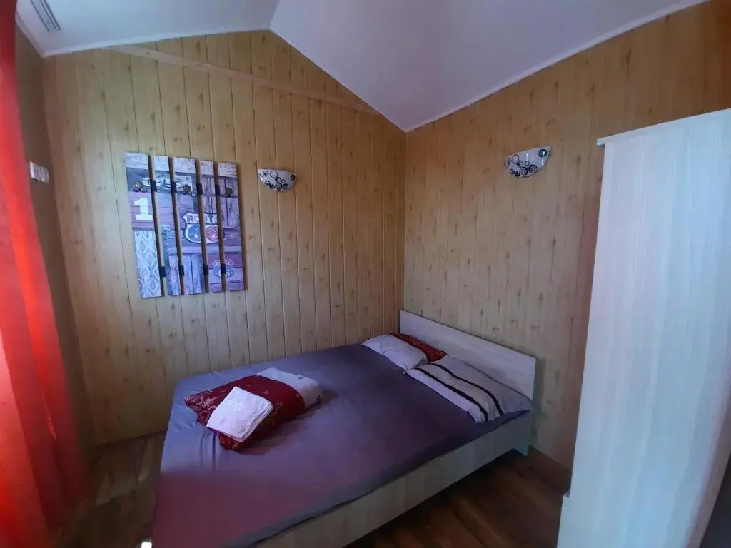2 Bedrooms Bungalow