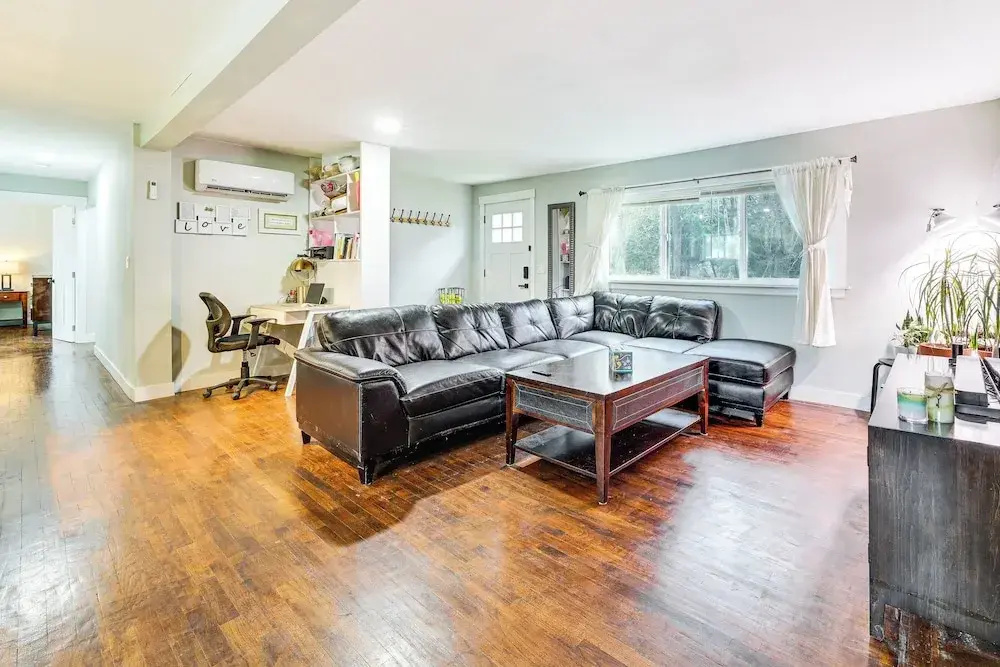 14 Mi to Dtwn Seattle: Sleek Home w/ Large Yard - фото 7