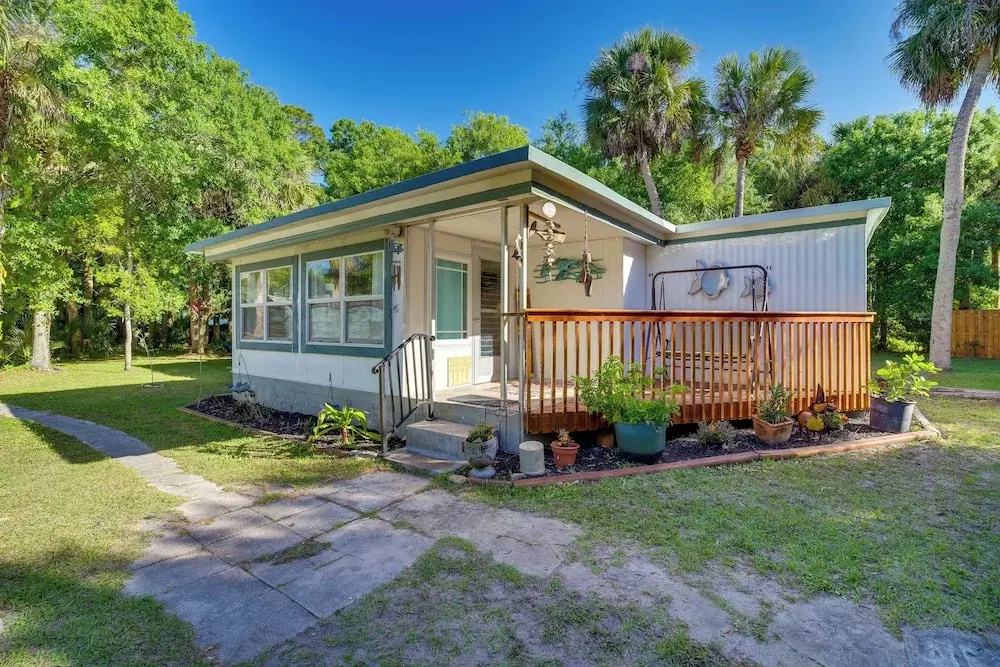 Cozy Fort Pierce Cottage on Farm Animal Rescue!