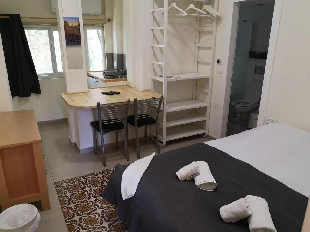 Standard Double room with garden view (full double bed)