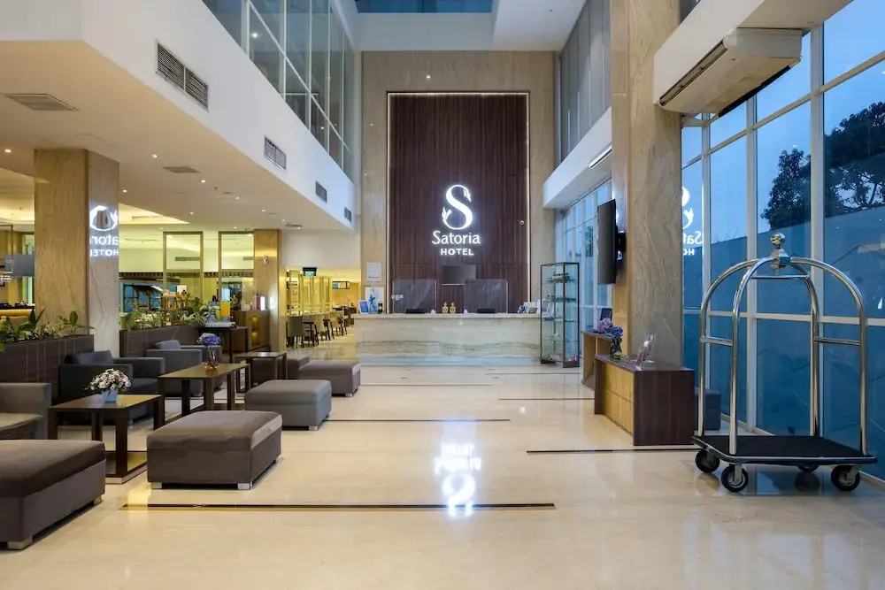 Lobby & Reception