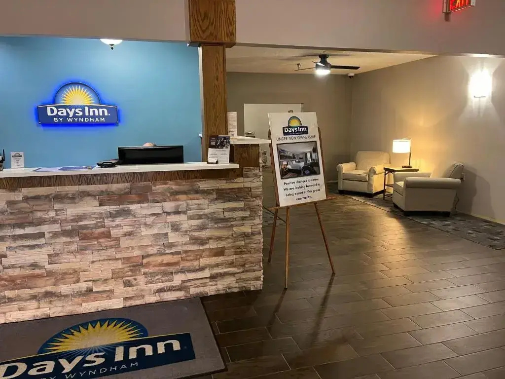 Lobby & Reception