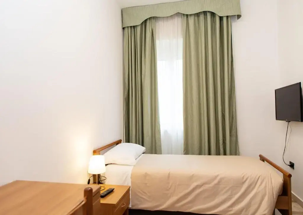 Economy room